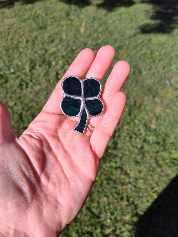 Clover Magnet